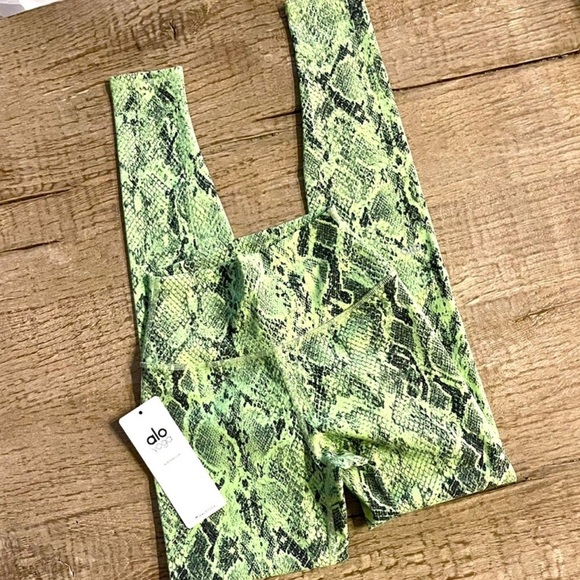 Alo Yoga High Waist Vapor Leggings. - Picture 5 of 7